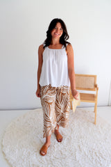 Whitehaven 3/4 Elastic Pant In Paradise Palm in Latte