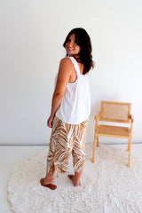 Whitehaven 3/4 Elastic Pant In Paradise Palm in Latte