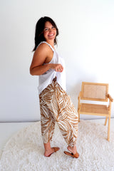 Whitehaven 3/4 Elastic Pant In Paradise Palm in Latte