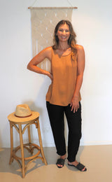 Resort Linen Blend Pant in Black