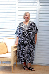 Long Kaftan In Black Vine