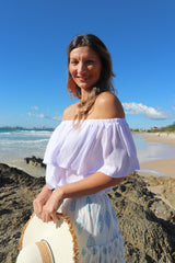 Love The Frill On Or Off the Shoulders Top In White