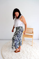 Whitehaven 3/4 Elastic Pant In Paradise Palm Navy