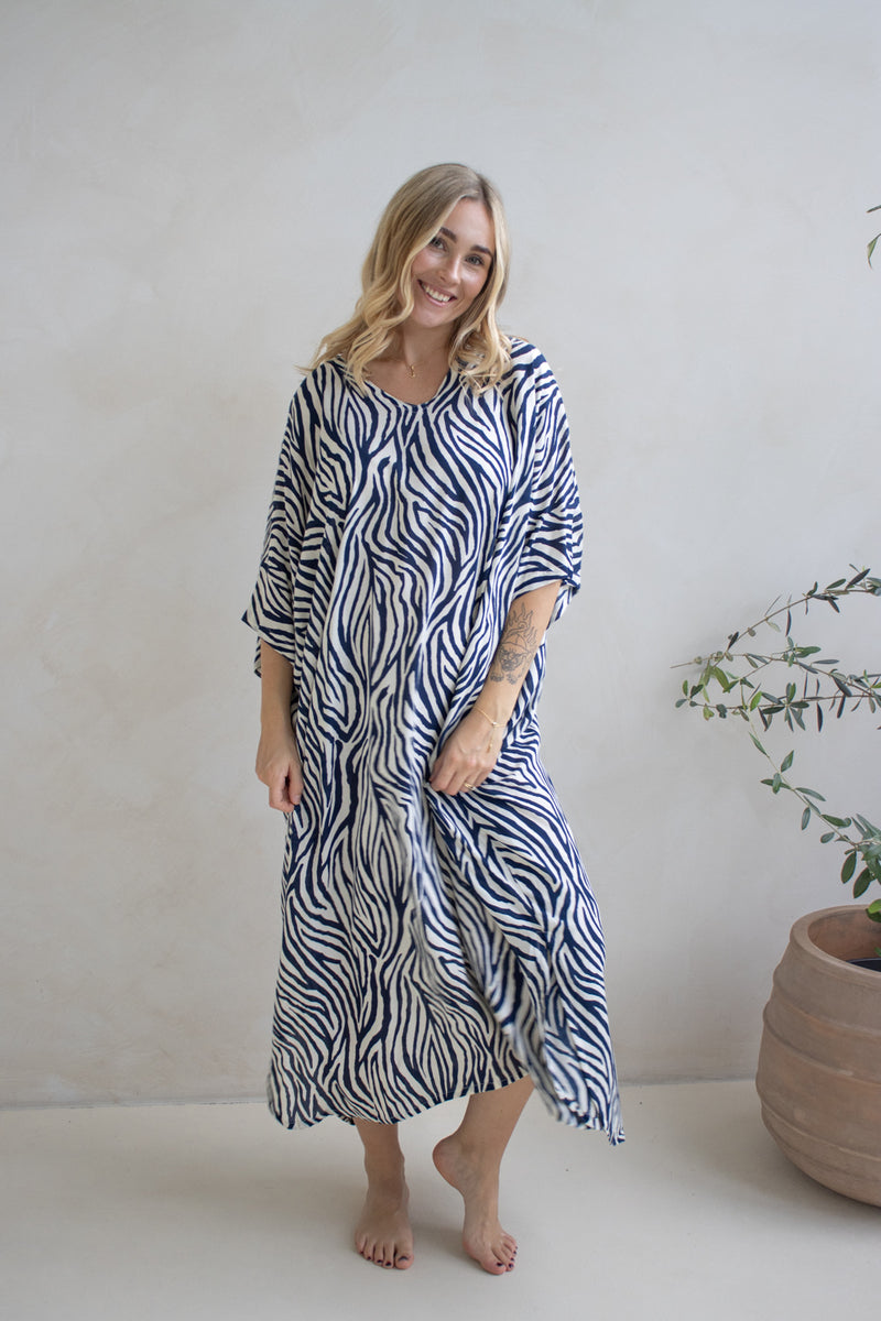 Long Kaftan In Zebra Navy