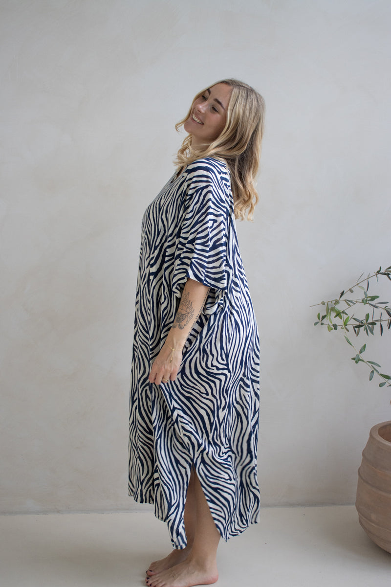 Long Kaftan In Zebra Navy
