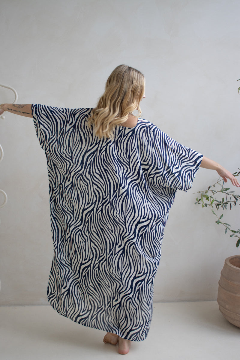 Long Kaftan In Zebra Navy