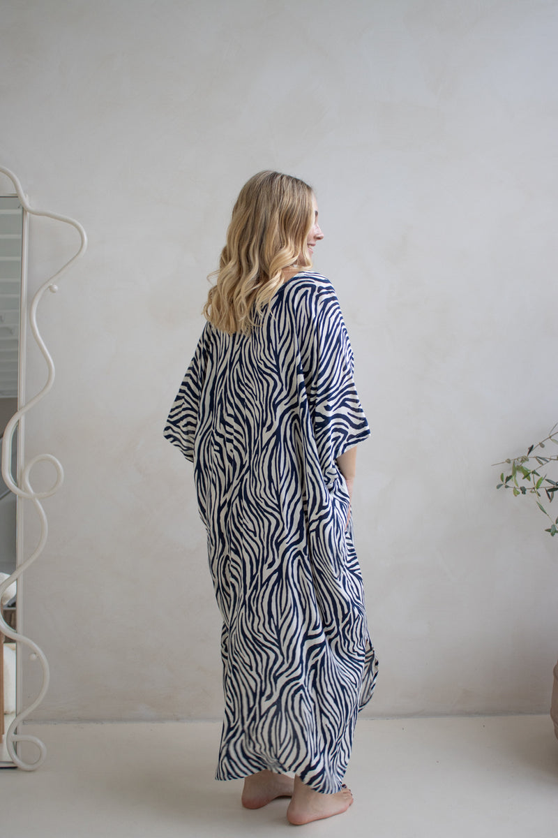 Long Kaftan In Zebra Navy