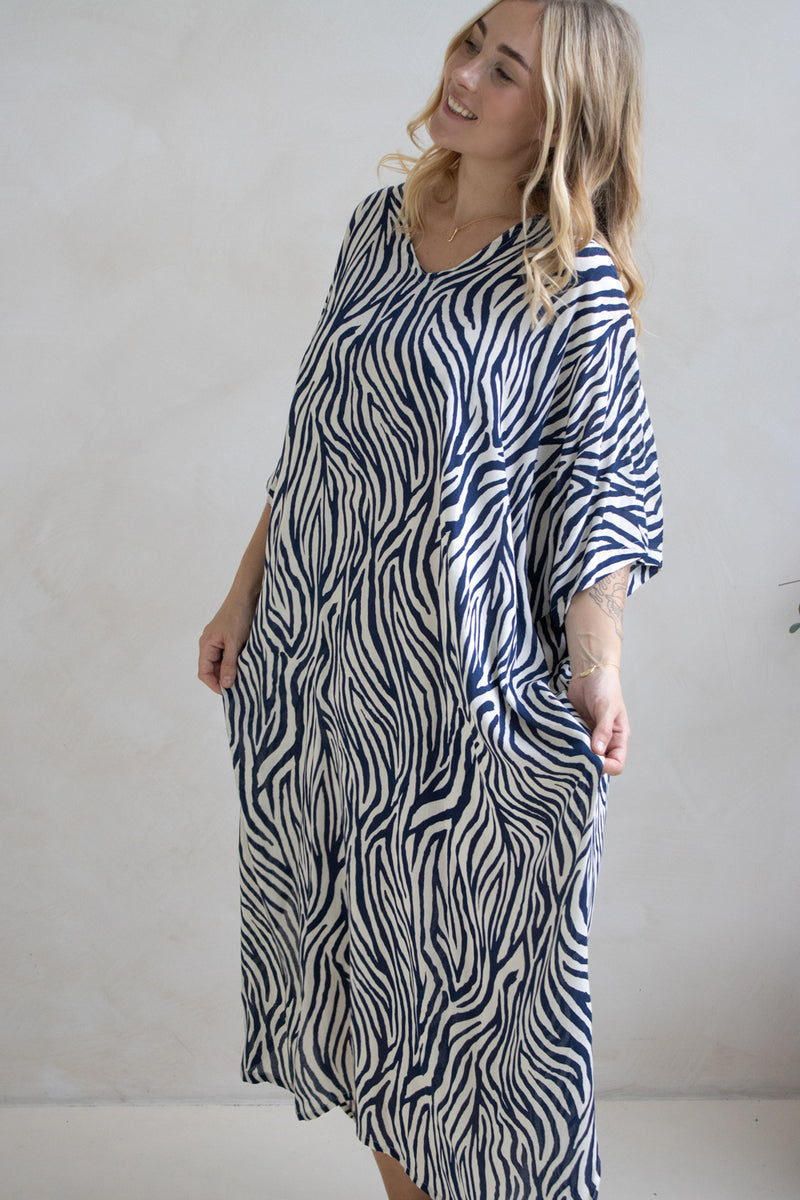 Long Kaftan In Zebra Navy