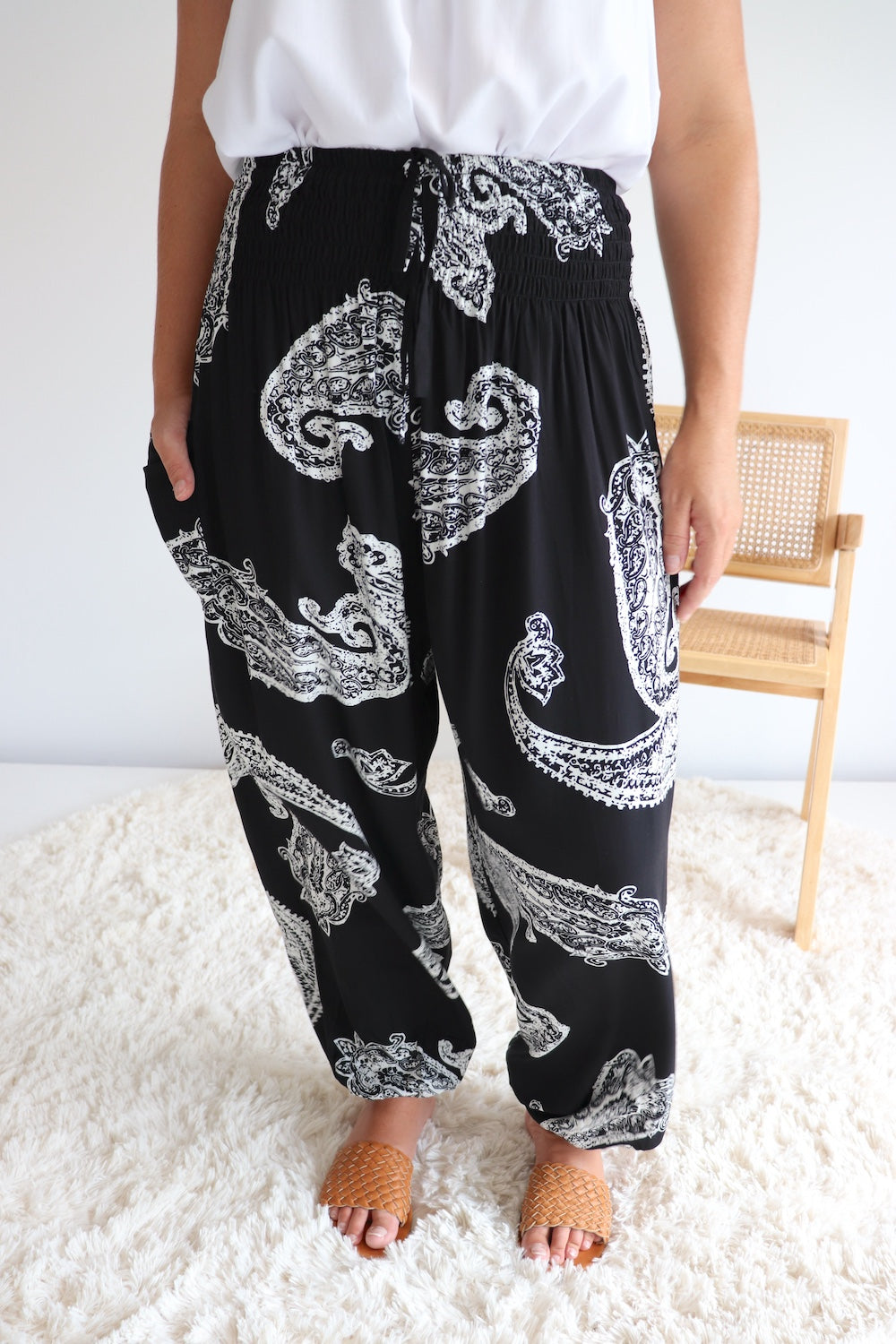 Harem Elastic Long Pant In Malta Black – Rock Olive