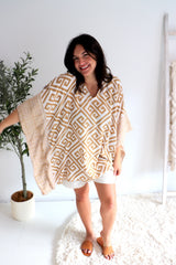 Short Kaftan in Corinthian Coast Taupe/Gold