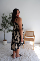 Short Swing Dress In Cobble Stone Choc/Black