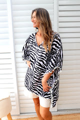 Short Pom Pom Kaftan in Zebra Black