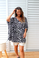 Short Pom Pom Kaftan in Zebra Black
