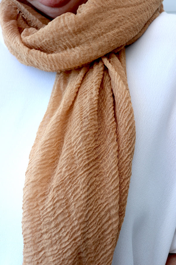 Soft texture Scarf in Coffee