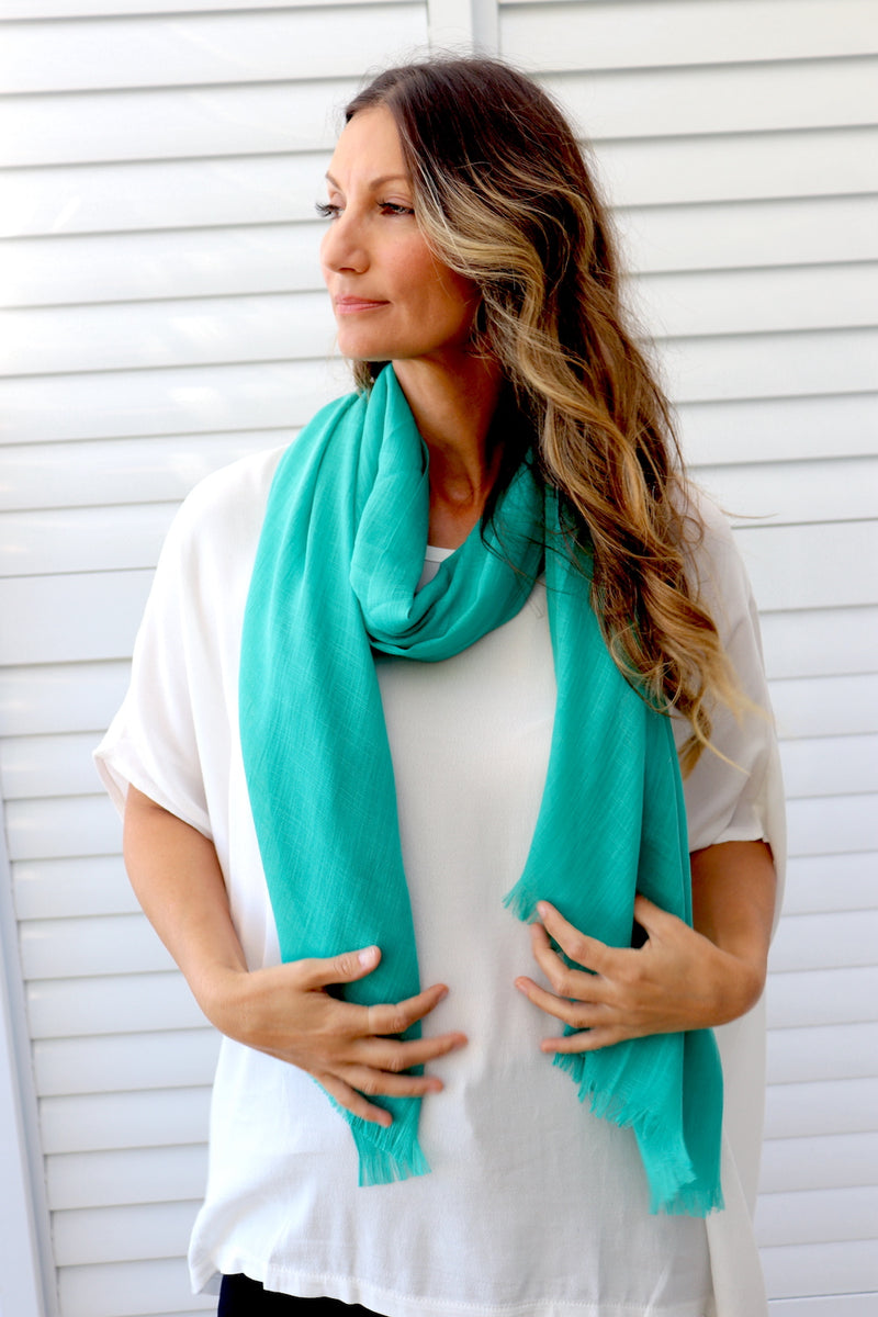 Lightweight scarf in Teal