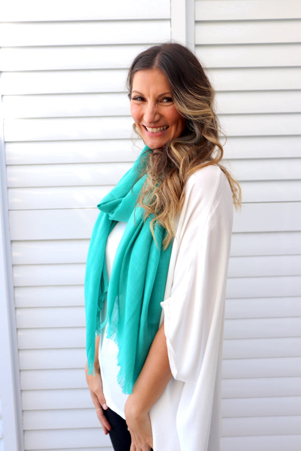 Lightweight scarf in Teal