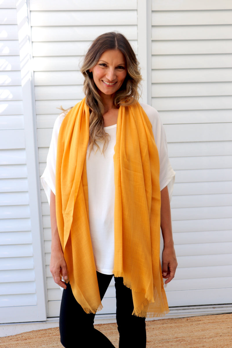 Lightweight scarf in Yellow
