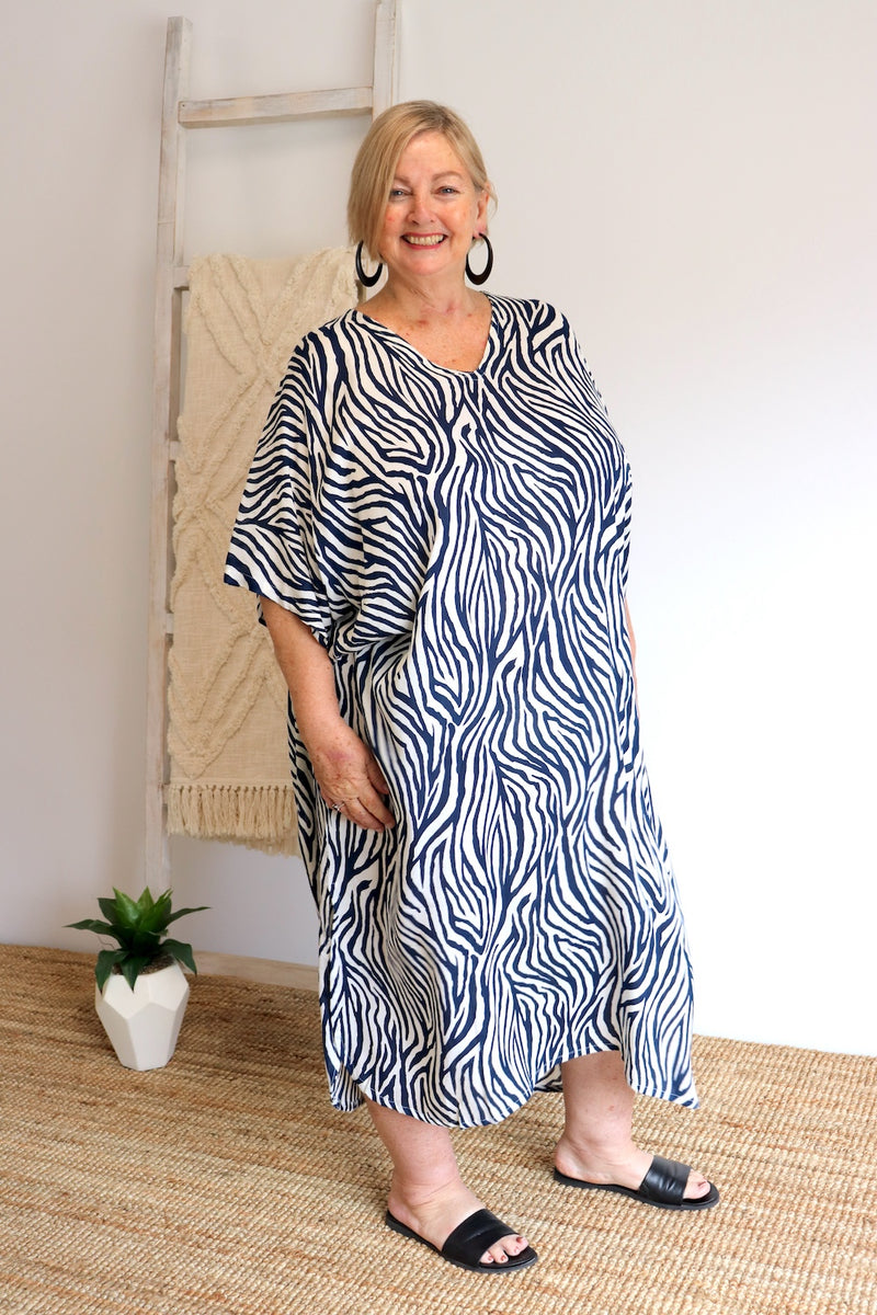 Long Kaftan In Zebra Navy