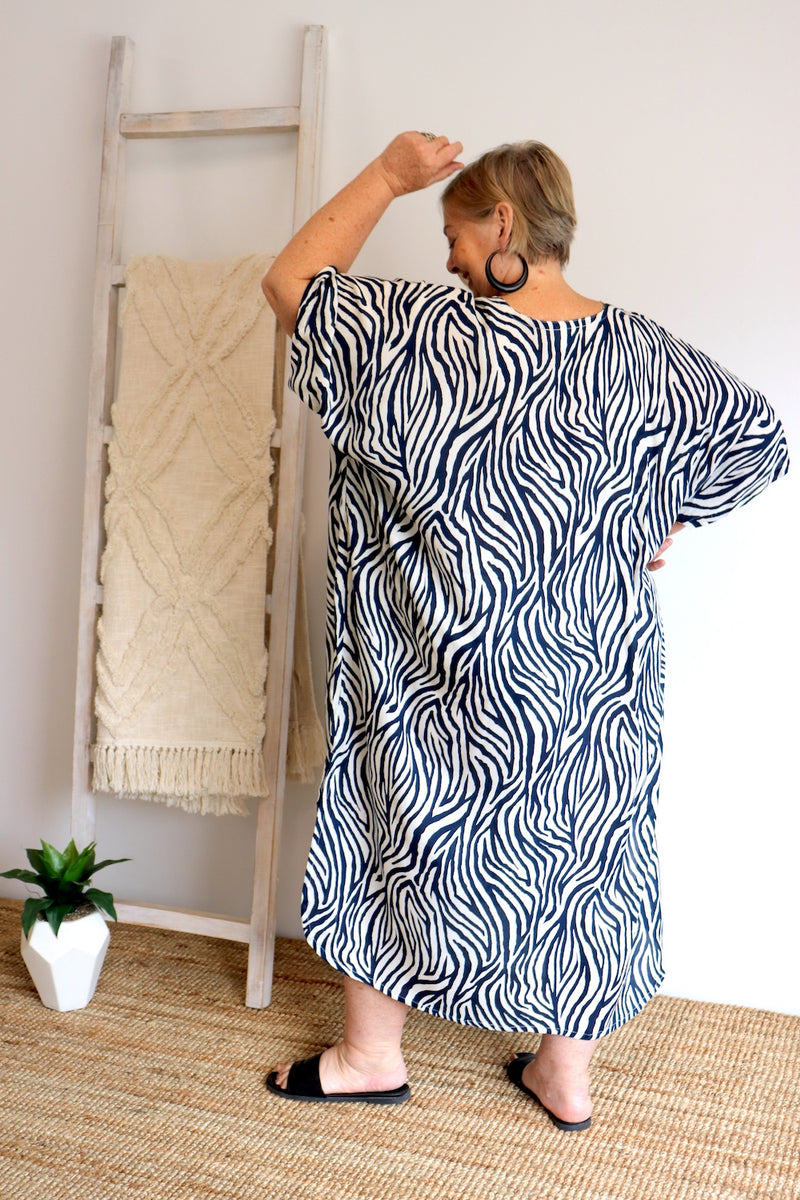 Long Kaftan In Zebra Navy