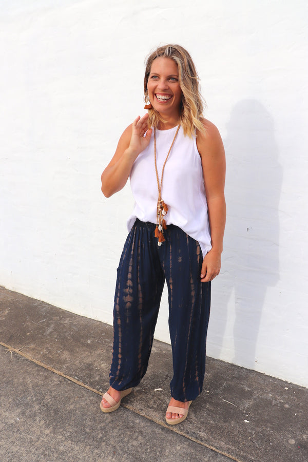Perfect Travel Pant In Choc Navy