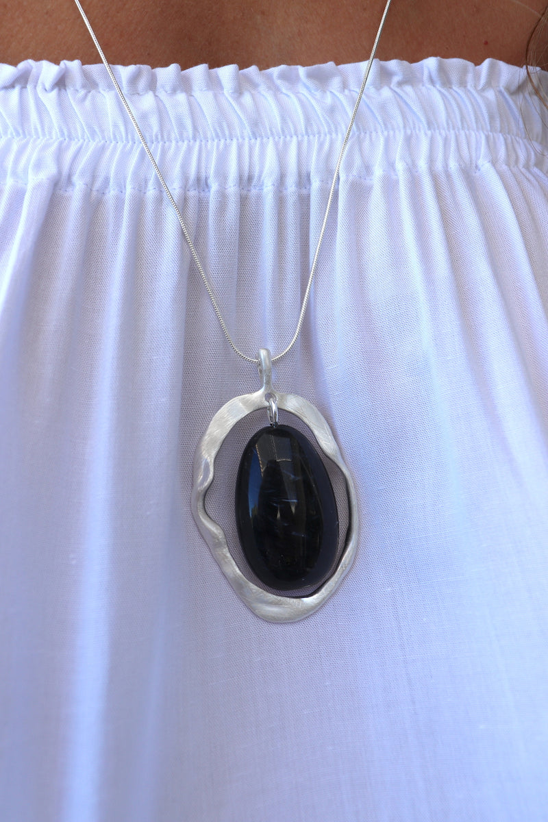 Long Silver Oval Black Disk Pendant Necklace