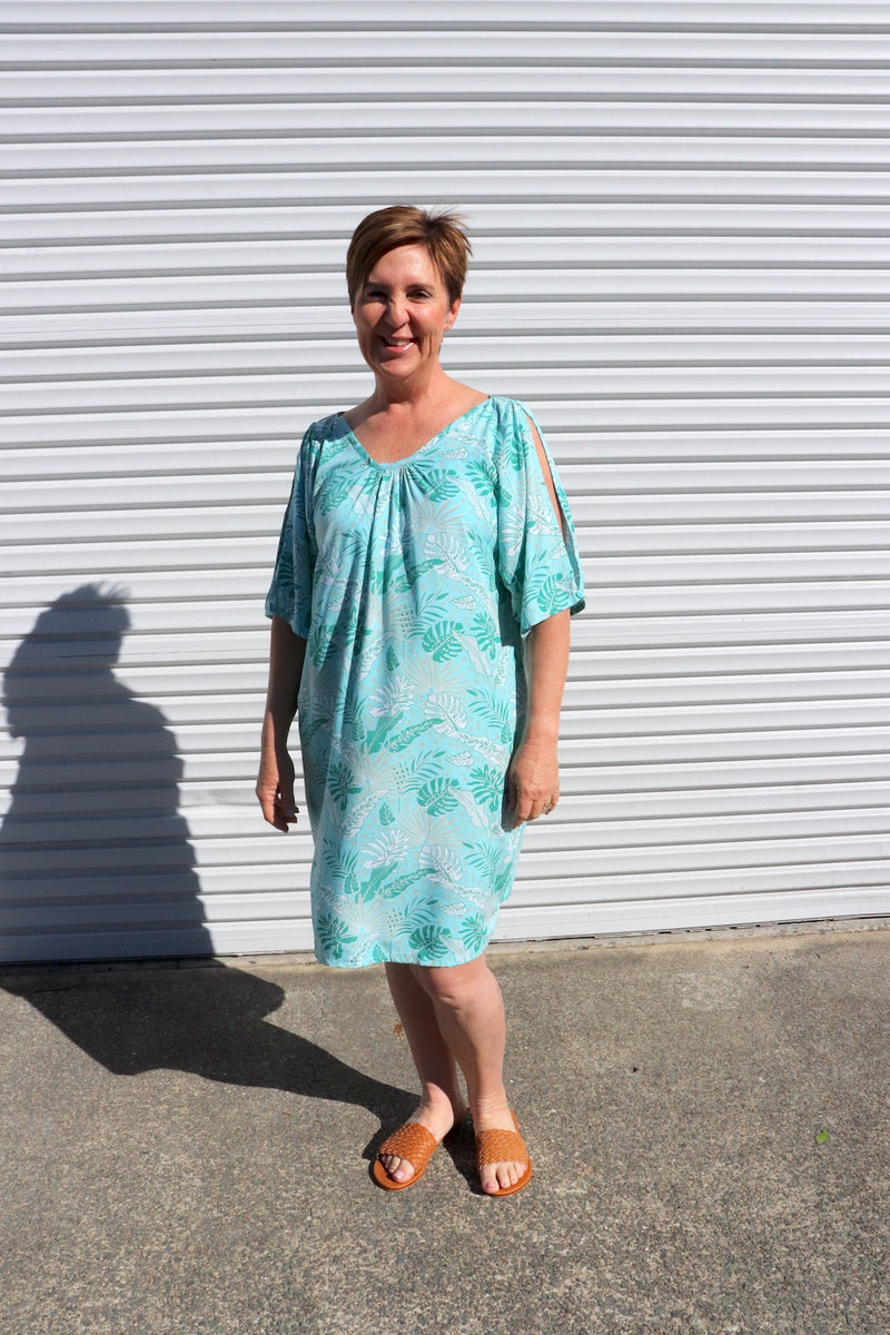 Getaway Short Sleeve Short Dress in Mint Leaf