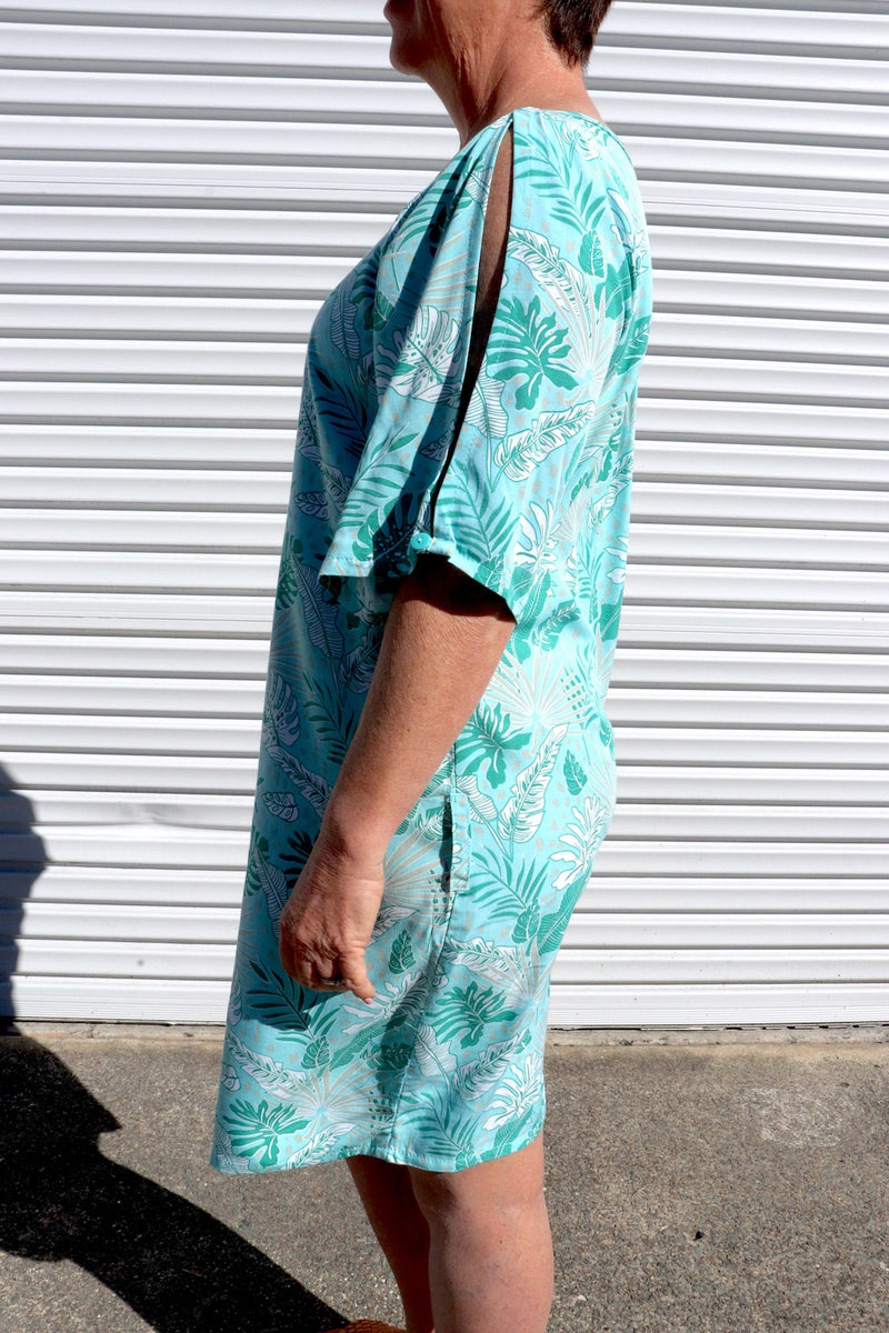 Getaway Short Sleeve Short Dress in Mint Leaf