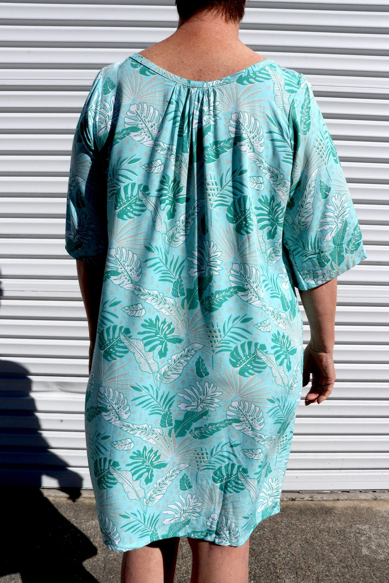 Getaway Short Sleeve Short Dress in Mint Leaf