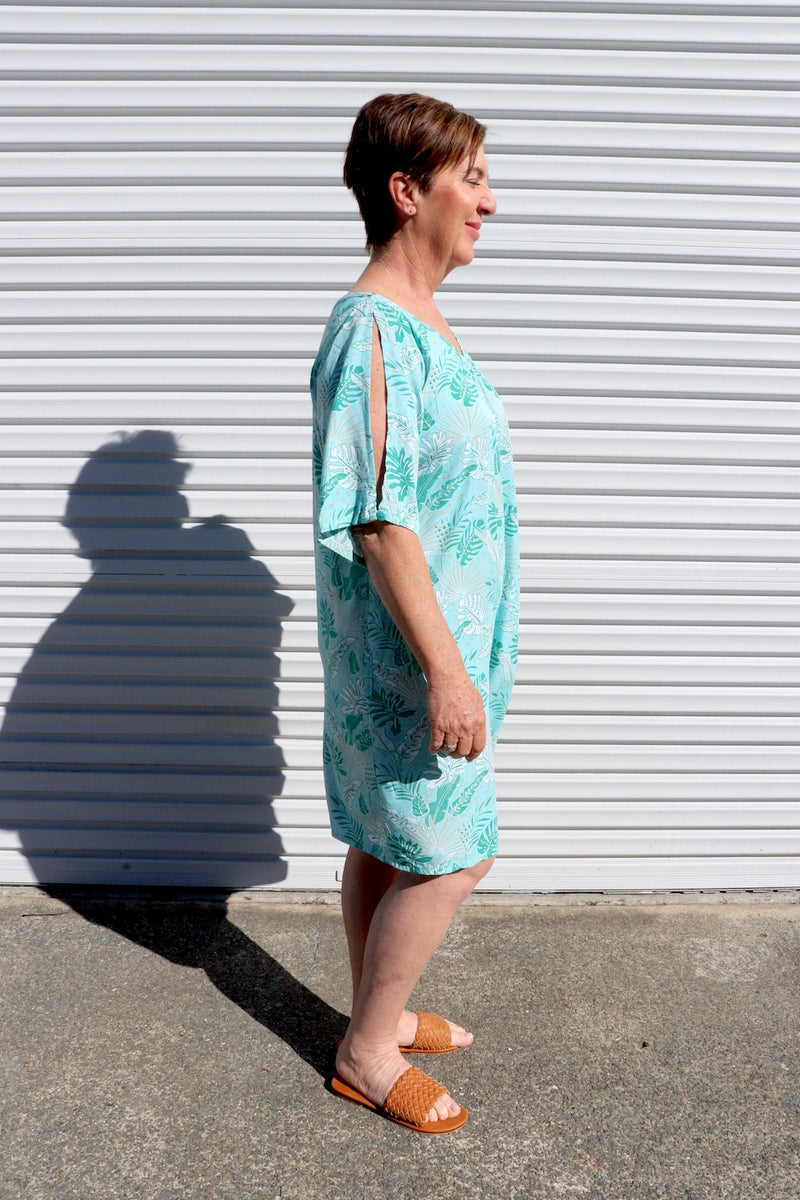 Getaway Short Sleeve Short Dress in Mint Leaf