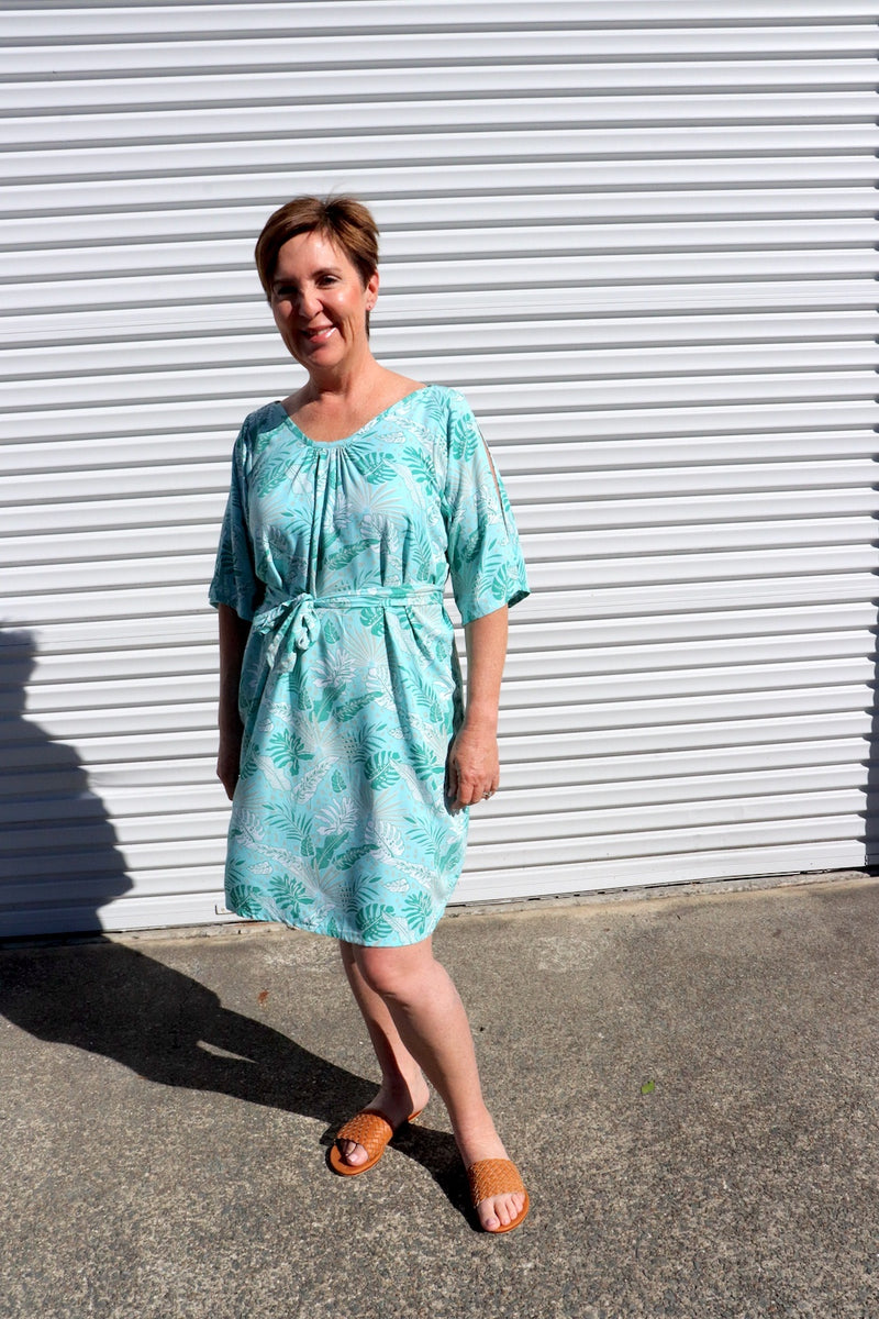 Getaway Short Sleeve Short Dress in Mint Leaf