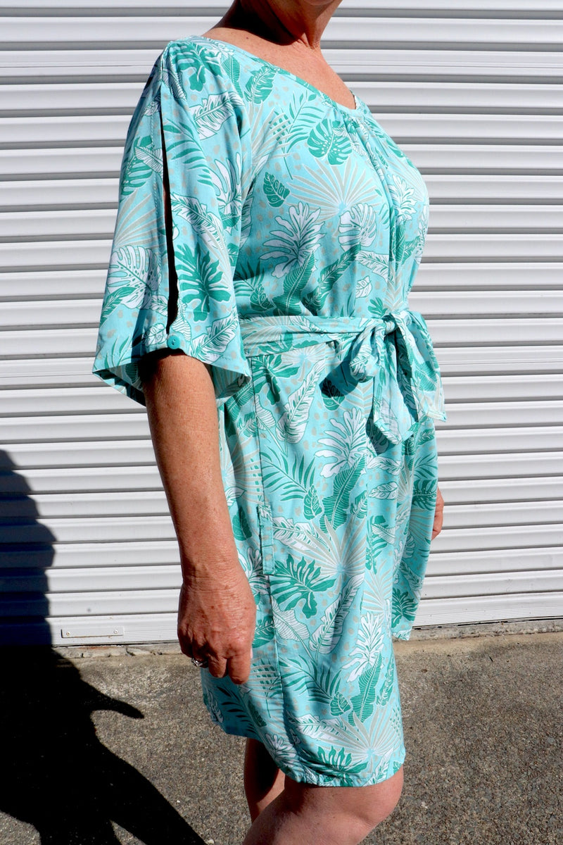 Getaway Short Sleeve Short Dress in Mint Leaf