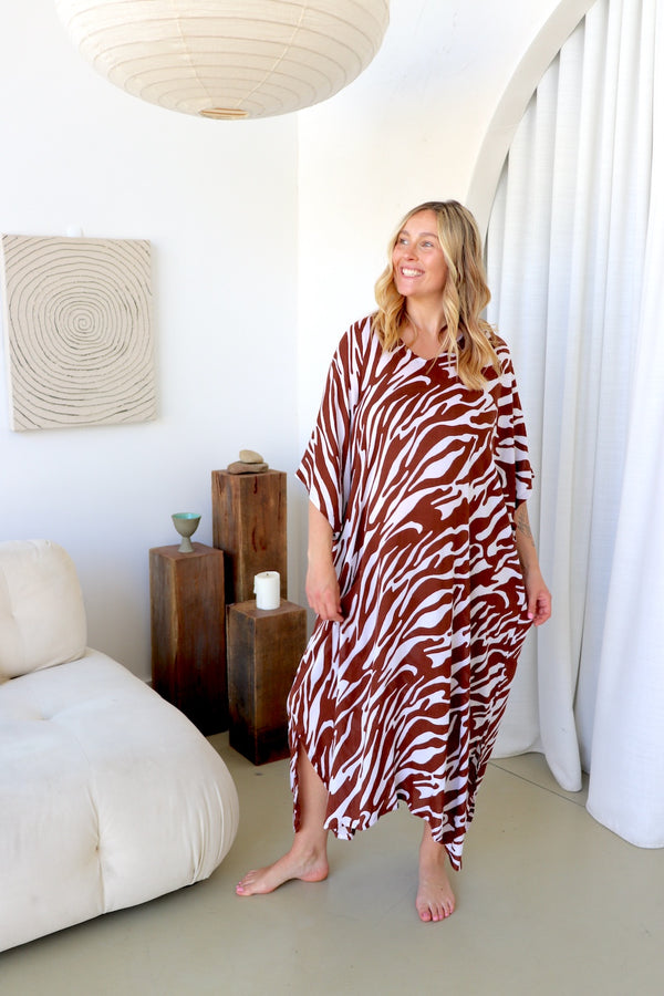 Long Kaftan In Choc Wave
