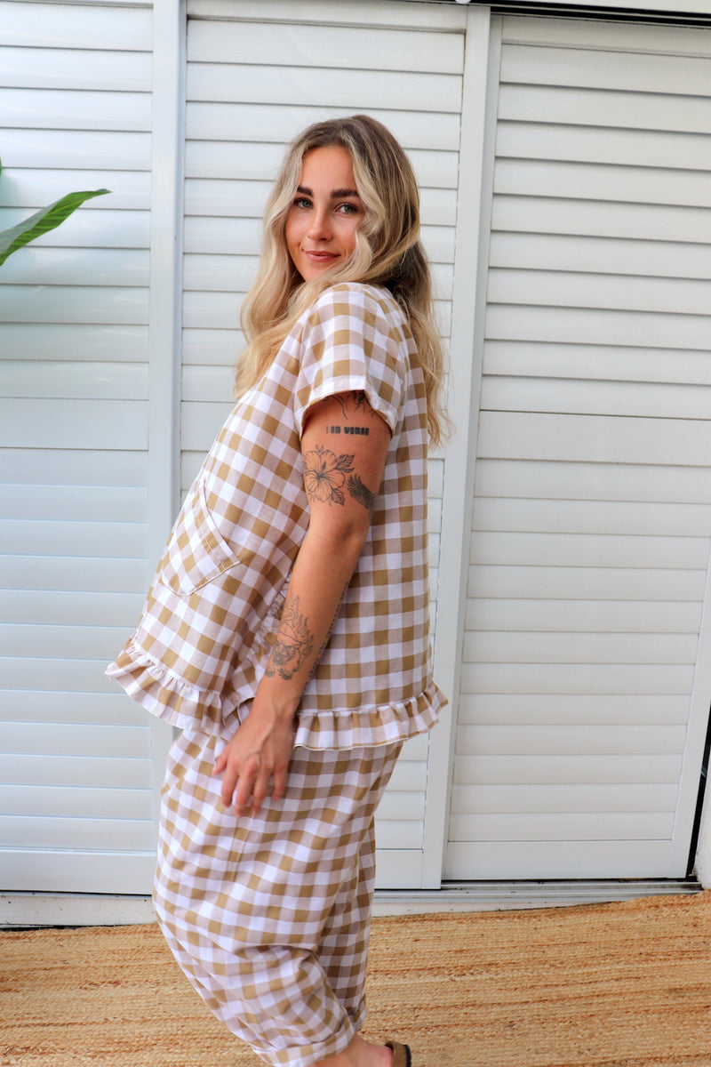 Amalfi Short Sleeve Top In Cotton Gingham Latte