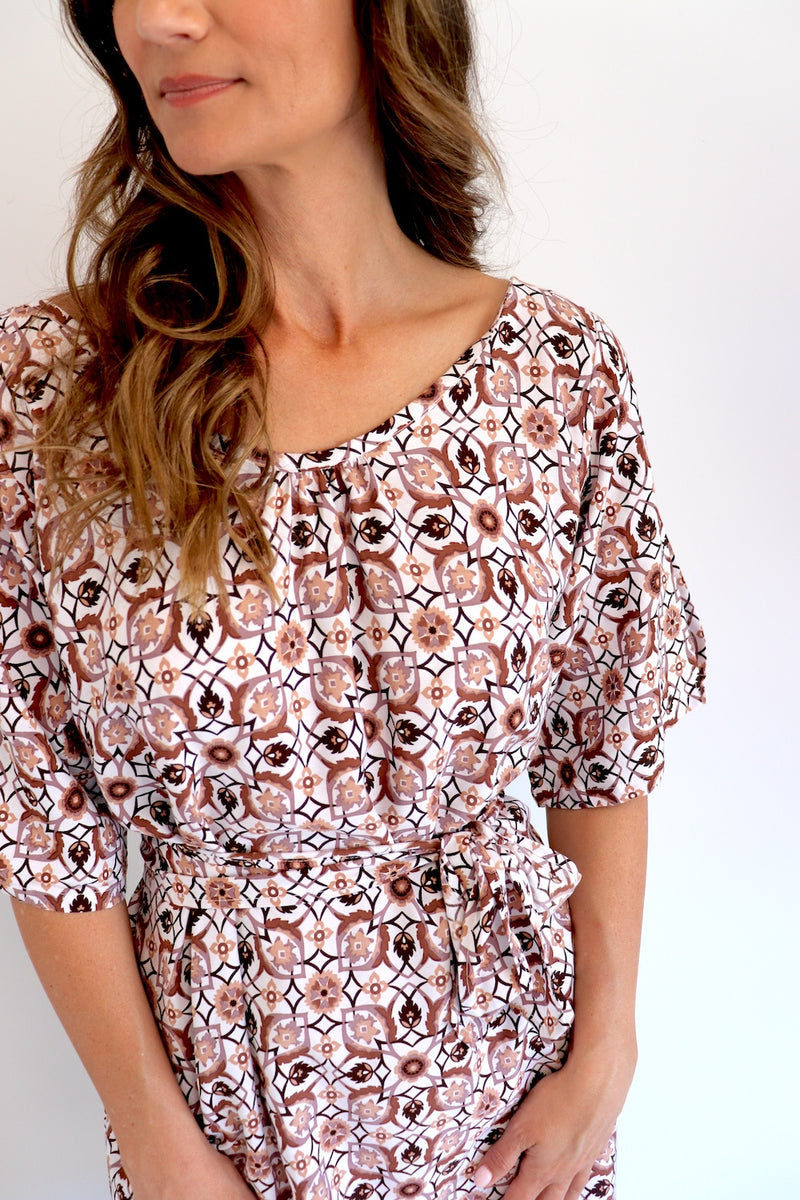 Getaway Short Sleeve Short Dress In Mosaic Earth
