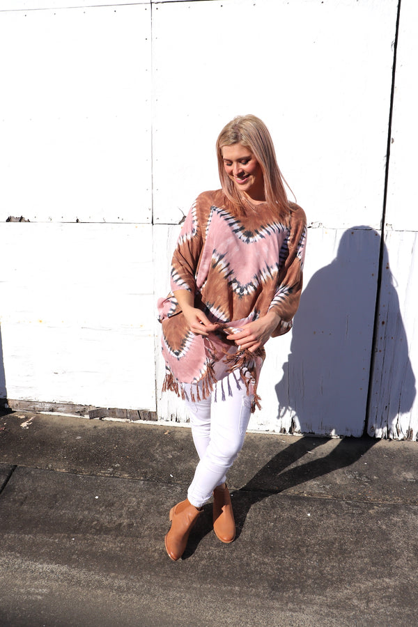 Short Kaftan With Tassels In Pink Zig Zag