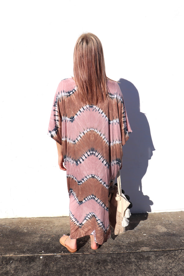 Long Kaftan In Pink Zig Zag