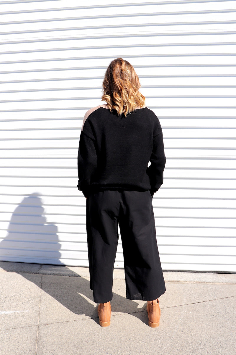 Elastic Cotton 3/4 Pant In Black