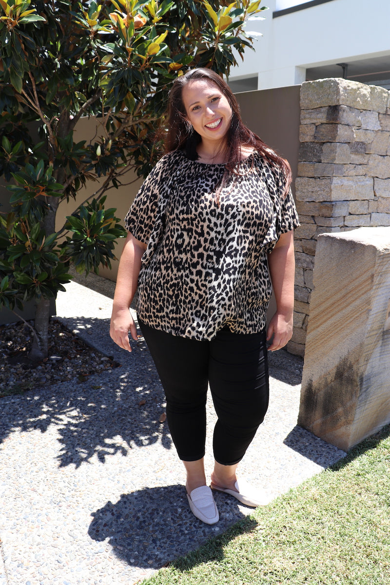 Wing On Or Off the Shoulders Top In Leopard
