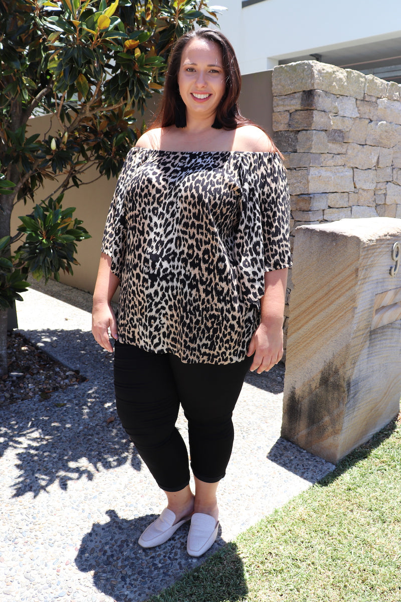 Wing On Or Off the Shoulders Top In Leopard