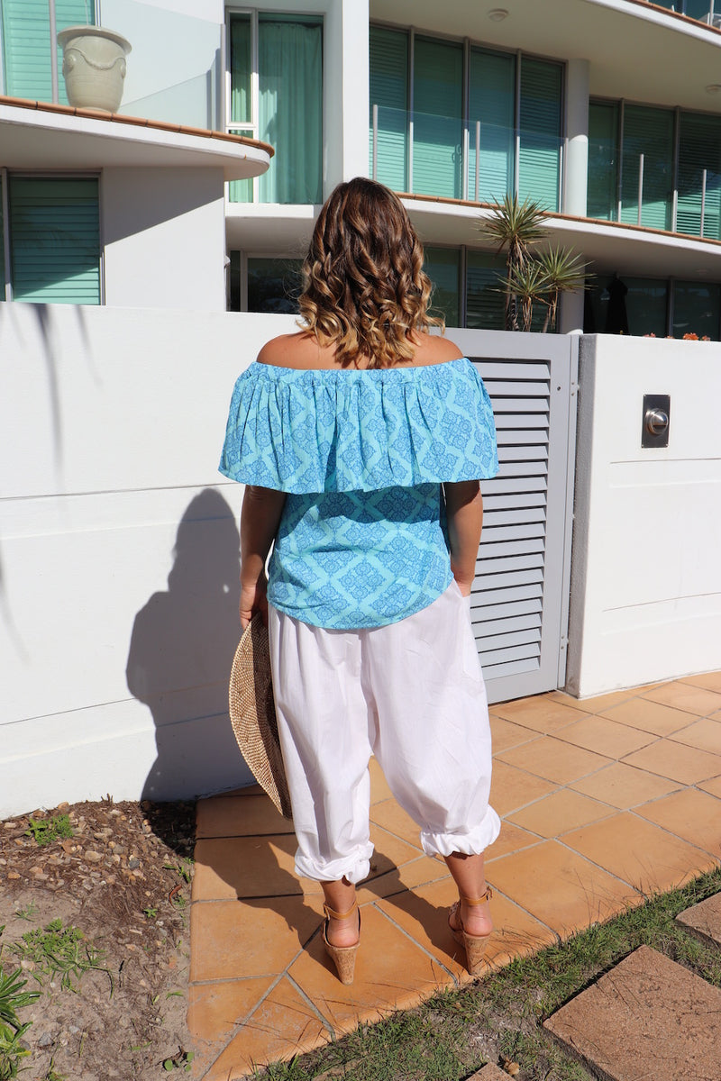 Love The Frill On Or Off the Shoulders Top In Ocean Blue